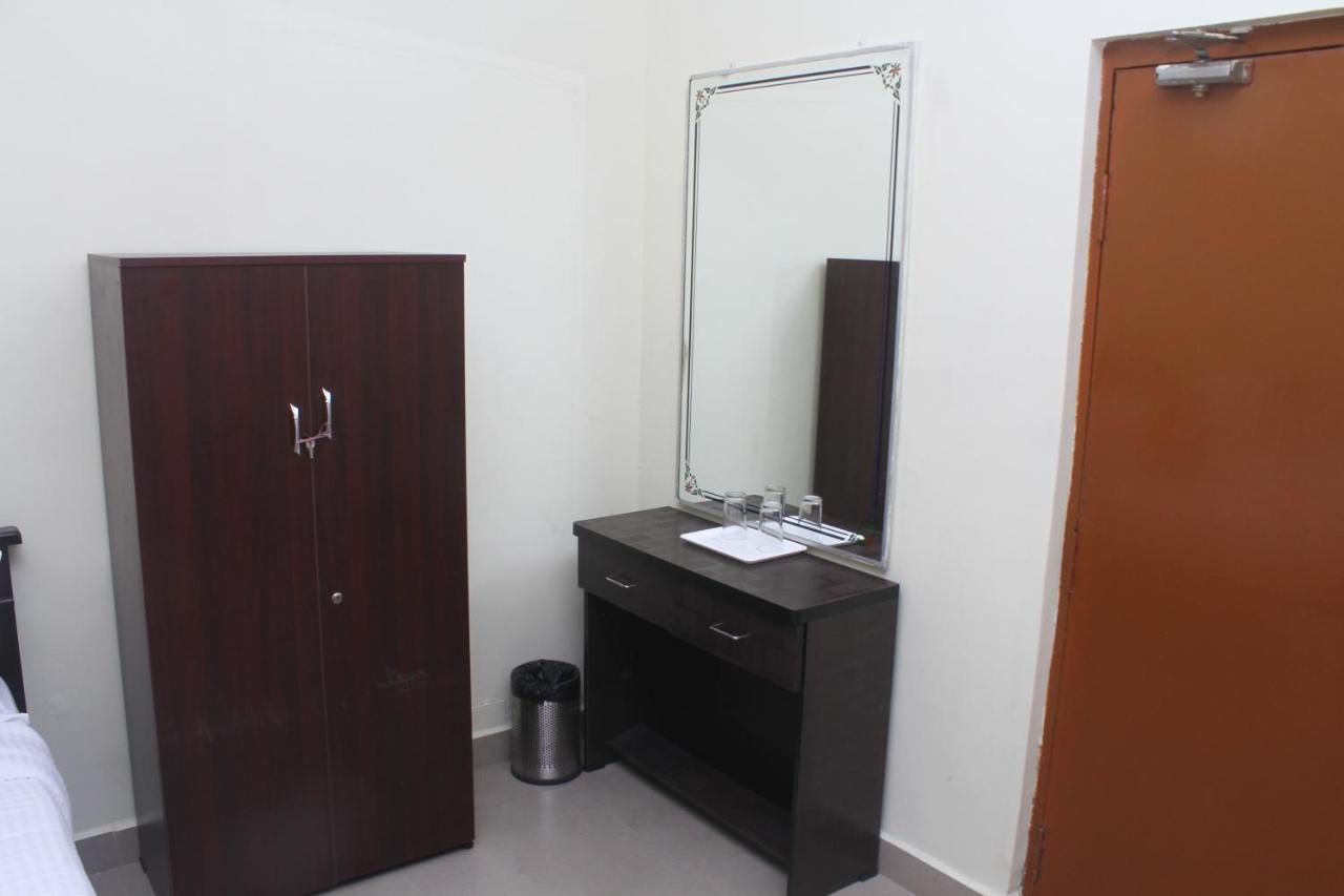 Skyry Hotels T Nagar Ченнаї Екстер'єр фото